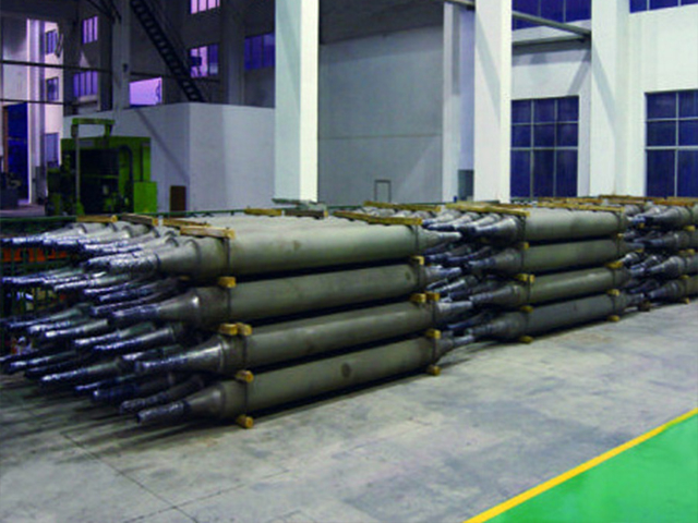 中宽厚板辊底炉炉辊